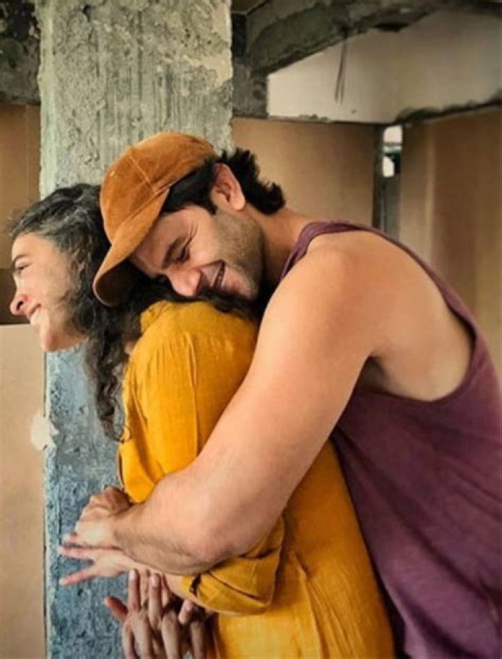 Arjun Mathur Biography, Age, Height, Wife, Net Worth, Family