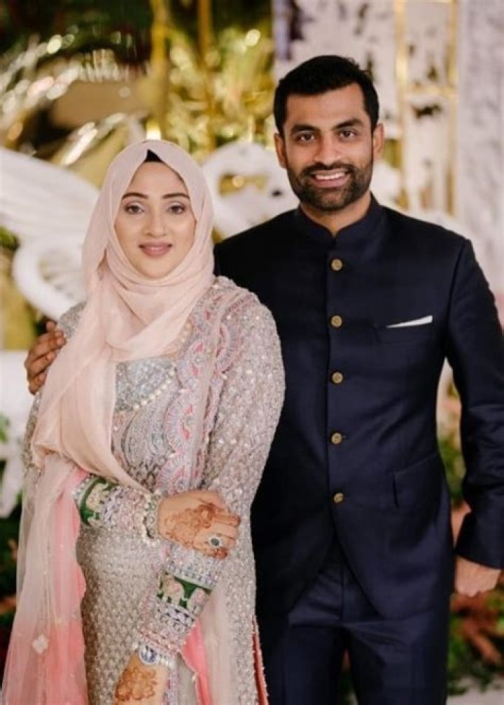 Ayesha Siddiqa Biography, Age, Height, Husband, Net Worth, Family
