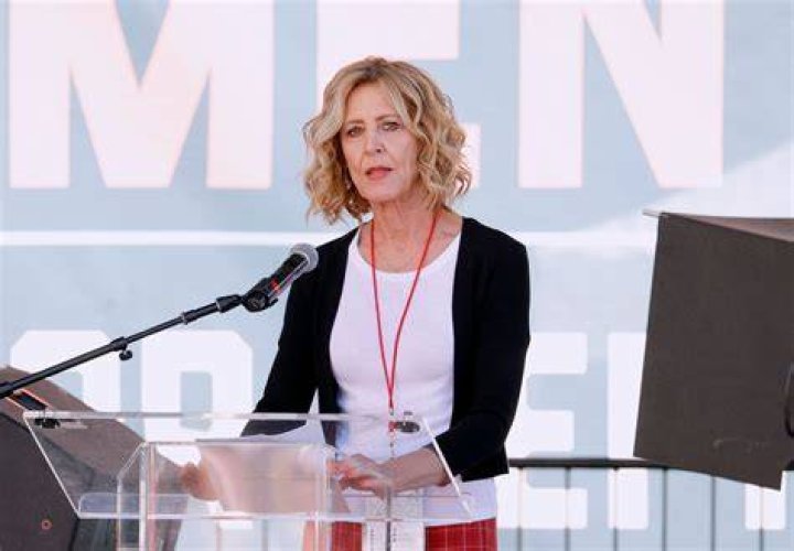 Christine Lahti Biography, Age, Height, Husband, Net Worth, Family