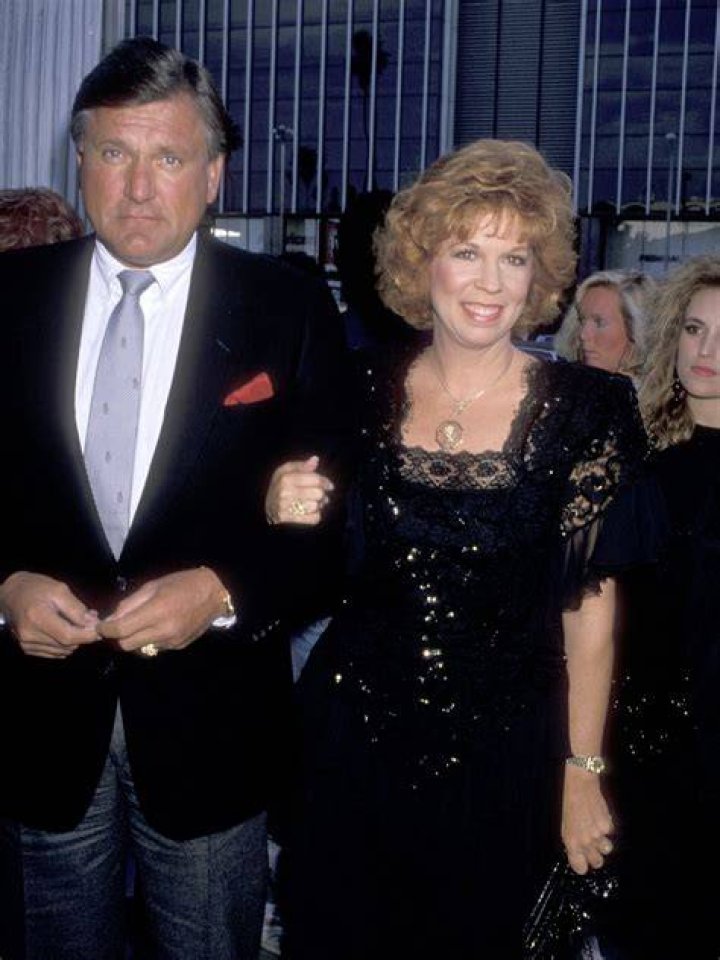 Connie Schultz Biography, Age, Height, Husband, Net Worth, Family