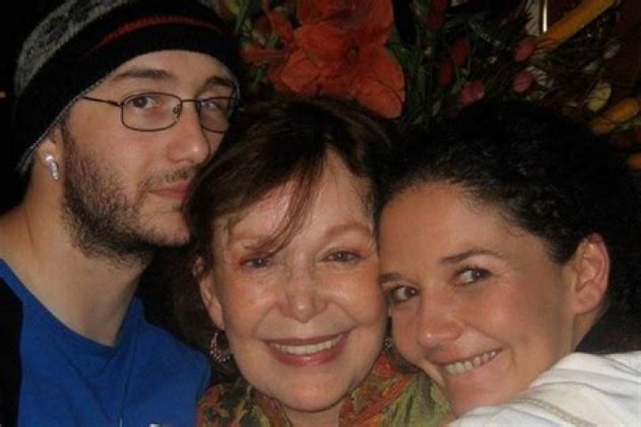 Irma Lozano biografía, edad, altura, esposa, net worth, familia