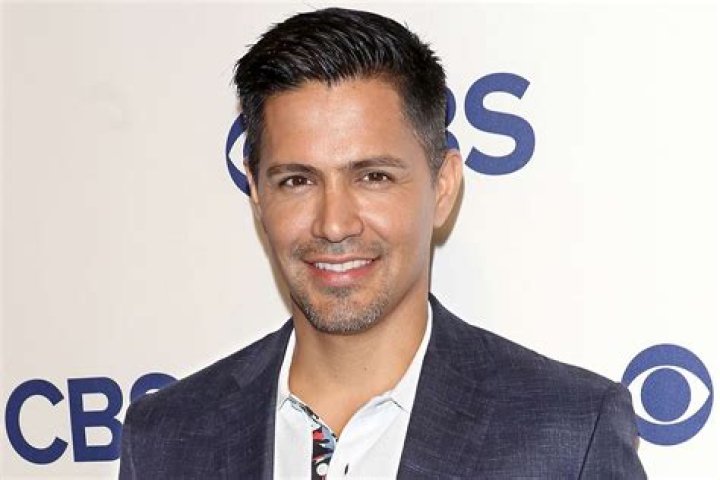 Jay Hernandez Biography, Age, Height, Wife, Net Worth, Family