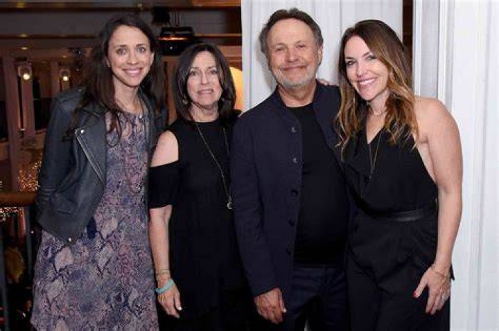 Jennifer Crystal Foley biografía, edad, altura, esposa, net worth, familia