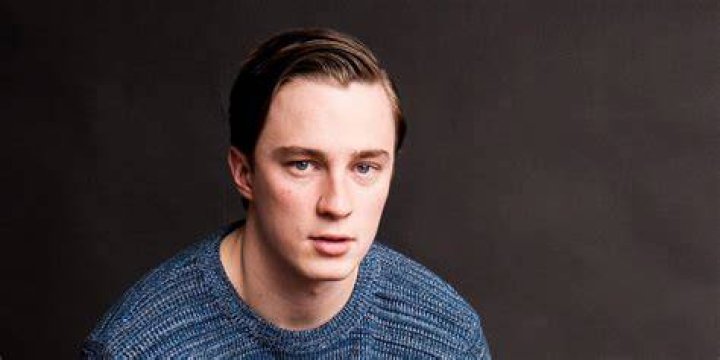 Keoni Waxman Biography, Age, Height, Wife, Net Worth, Family