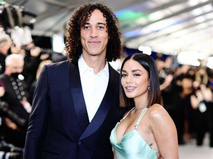 Kramer Robertson biografía, edad, altura, esposo, net worth, familia