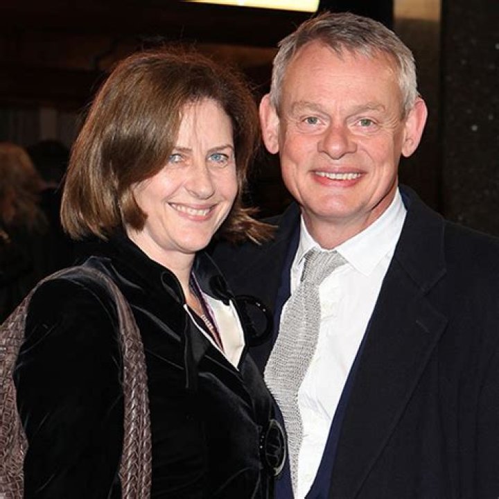 Martin Clunes Biography, Age, Height, Wife, Net Worth, Family