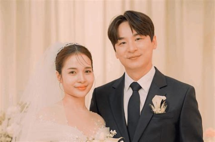 Nam Joo-hyuk Biography, Age, Height, Wife, Net Worth, Family