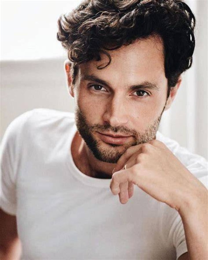 Penn Badgley Biography, Age, Height, Wife, Net Worth, Family