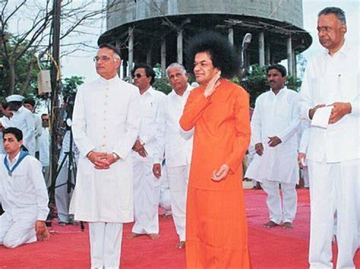 Sathya Sai Baba Biography, Age, Height, Wife, Net Worth, Family