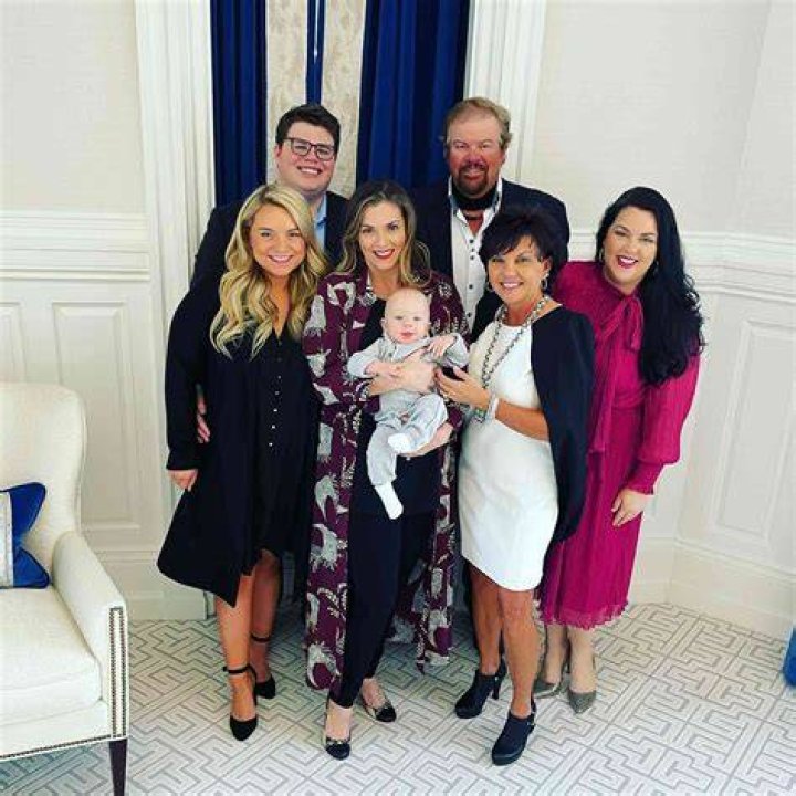 Shelley Walpole Biography, Age, Height, Husband, Net Worth, Family