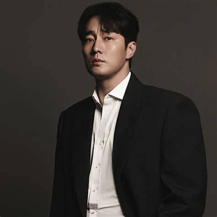 So Ji-sub Biography, Age, Height, Wife, Net Worth, Family
