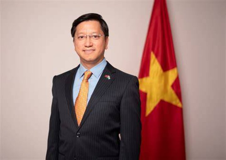 Tan Duc Thanh Nguyen Biography, Age, Height, Wife, Net Worth, Family