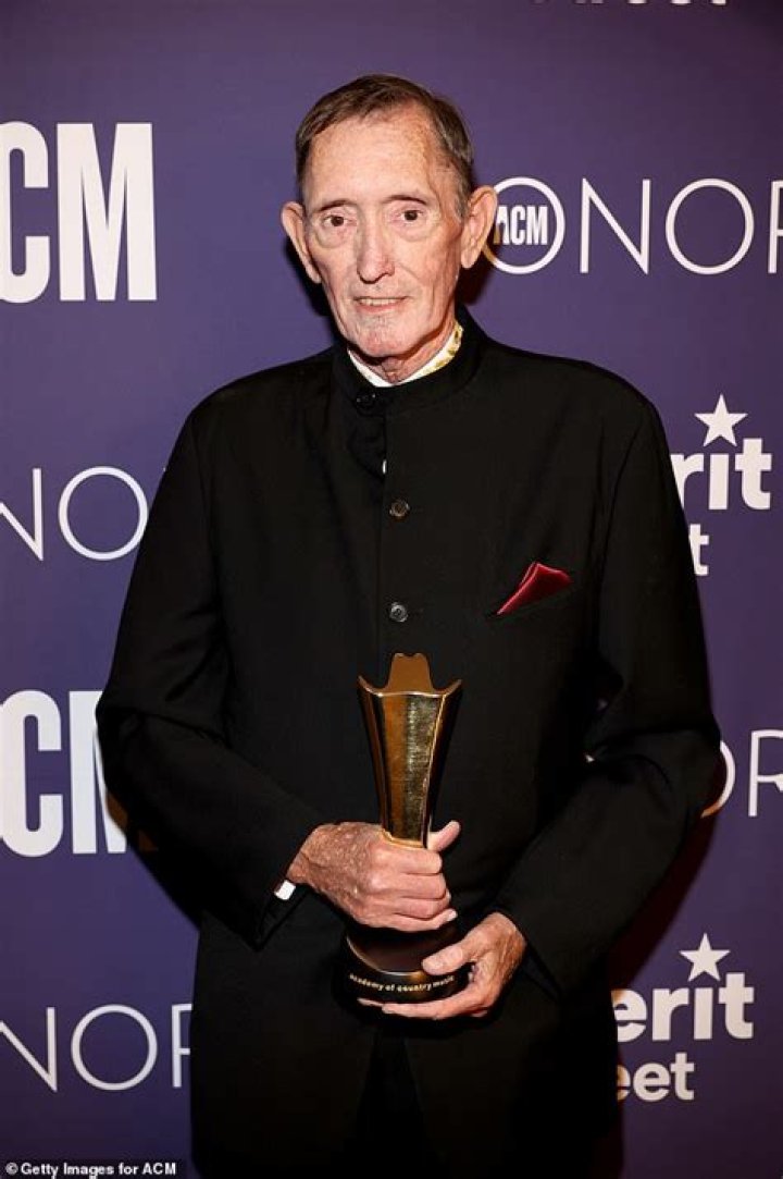 Walt Aldridge Biography, Age, Height, Wife, Net Worth, Family